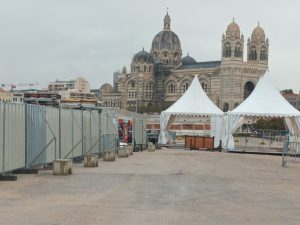 clotures opaques avec systeme anti vent, esplanade du mucem 2024